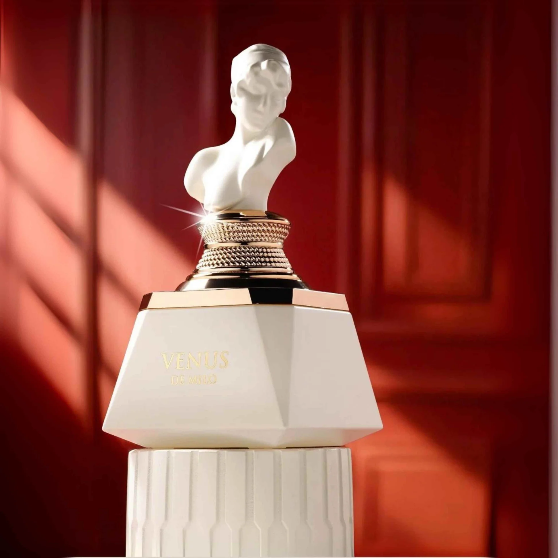 FRENCH AVENUE VENUS DE MILO DAMA